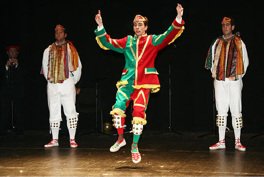 2008-11-15_Saria-bete-dantza_IZ_4886_r by kezka.